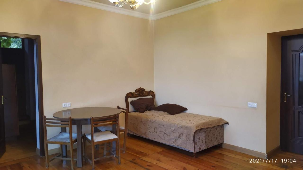 Verishen Guest House B&B ゴリス エクステリア 写真