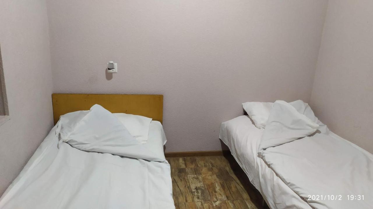 Verishen Guest House B&B ゴリス エクステリア 写真