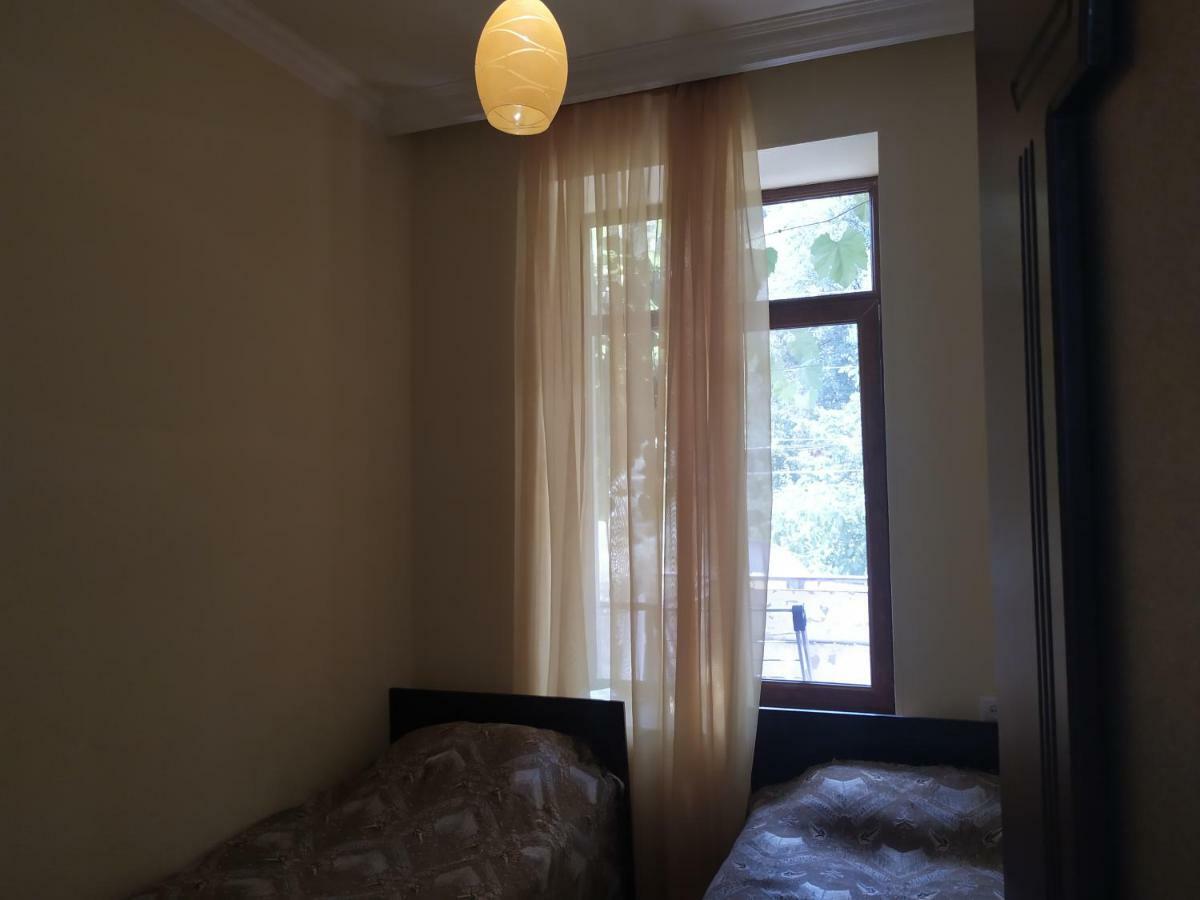 Verishen Guest House B&B ゴリス エクステリア 写真