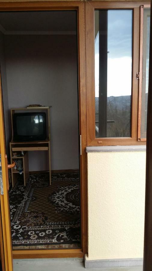 Verishen Guest House B&B ゴリス エクステリア 写真