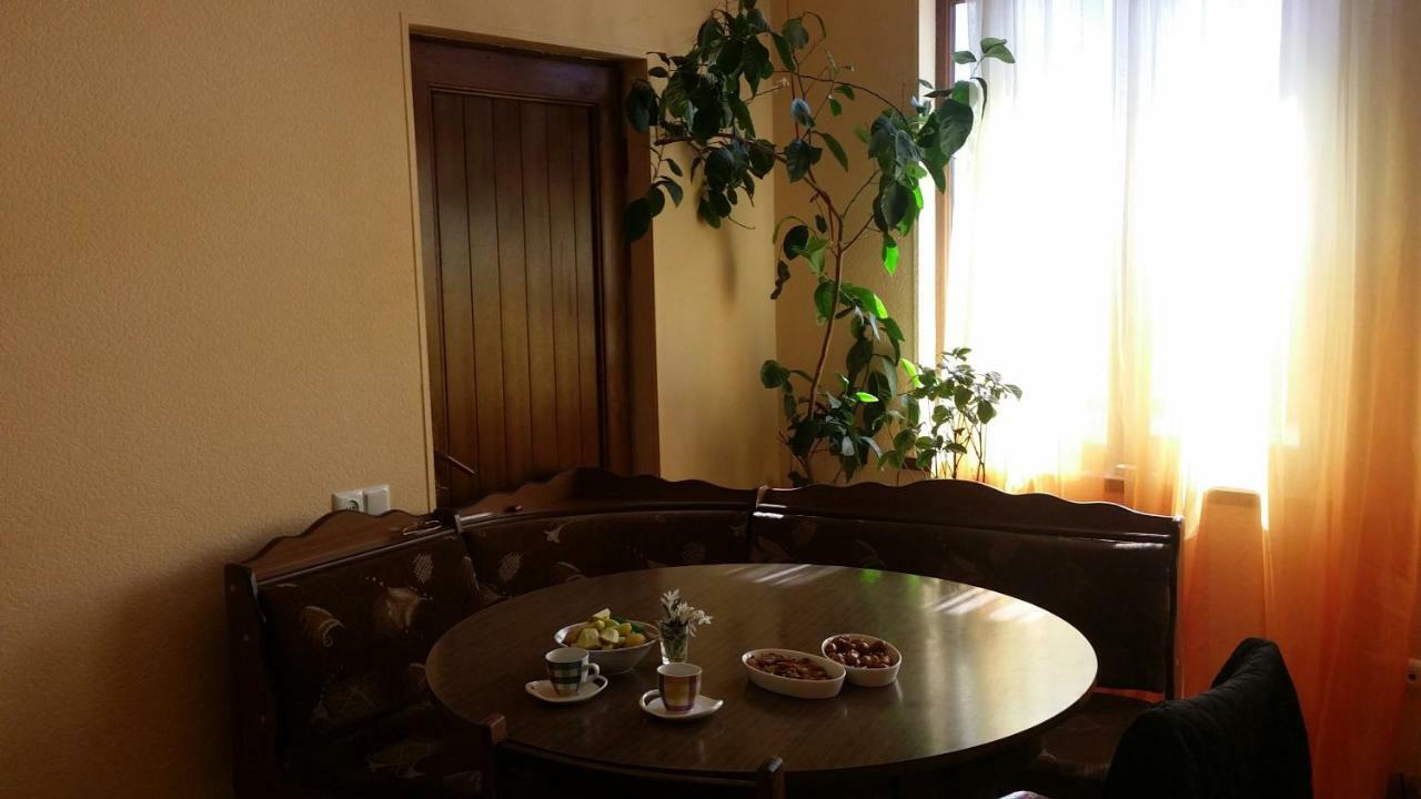 Verishen Guest House B&B ゴリス エクステリア 写真