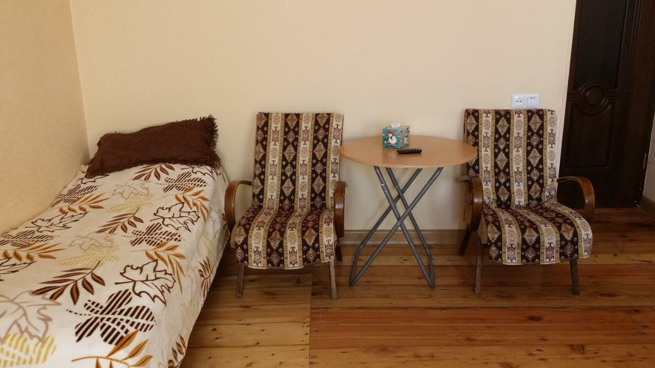 Verishen Guest House B&B ゴリス エクステリア 写真