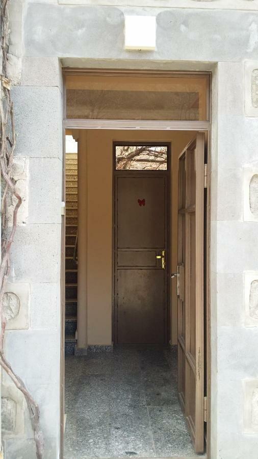 Verishen Guest House B&B ゴリス エクステリア 写真