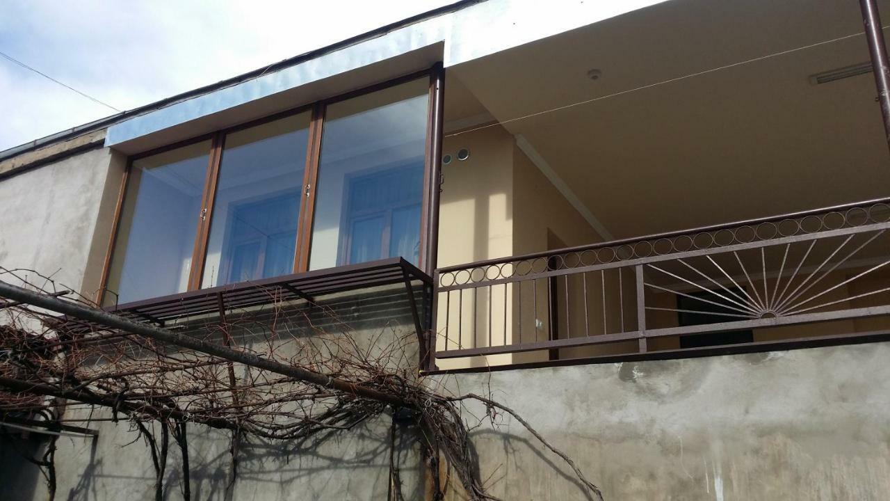 Verishen Guest House B&B ゴリス エクステリア 写真